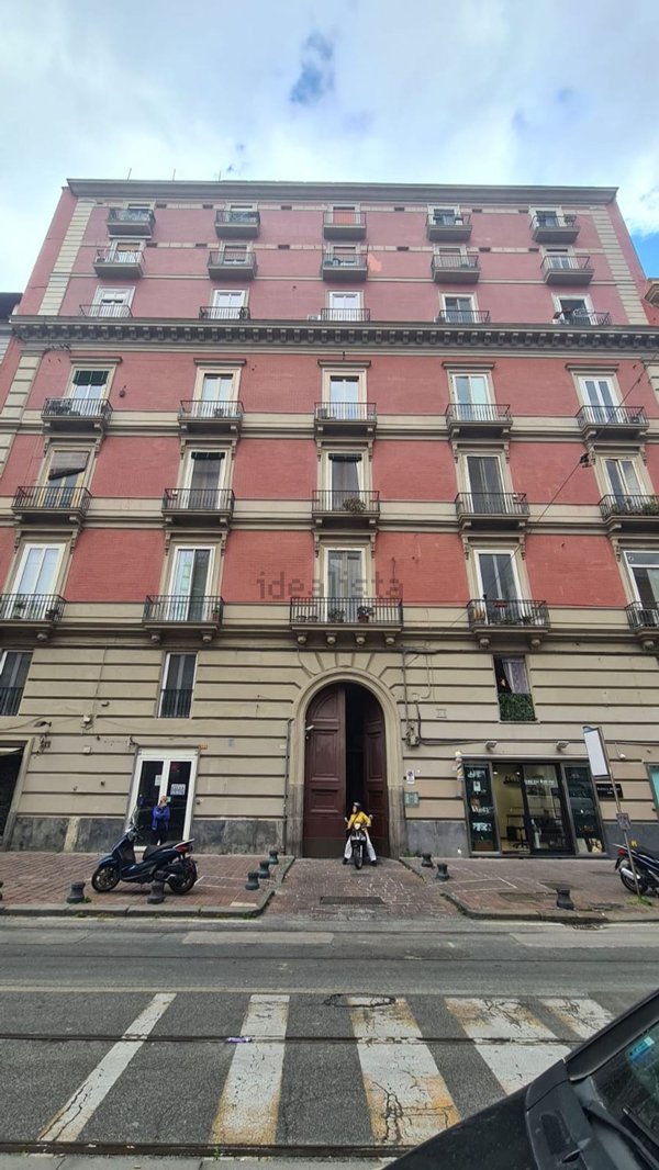 appartamento in vendita a Napoli in zona Chiaia
