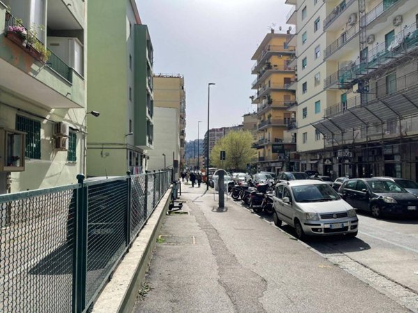 appartamento in vendita a Napoli in zona Fuorigrotta