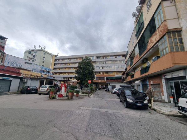 appartamento in vendita a Napoli in zona Fuorigrotta