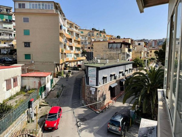 appartamento in vendita a Napoli in zona Fuorigrotta