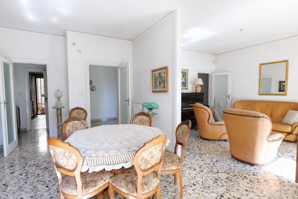 appartamento in vendita a Napoli in zona Avvocata