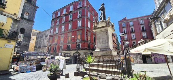 appartamento in vendita a Napoli in zona San Lorenzo