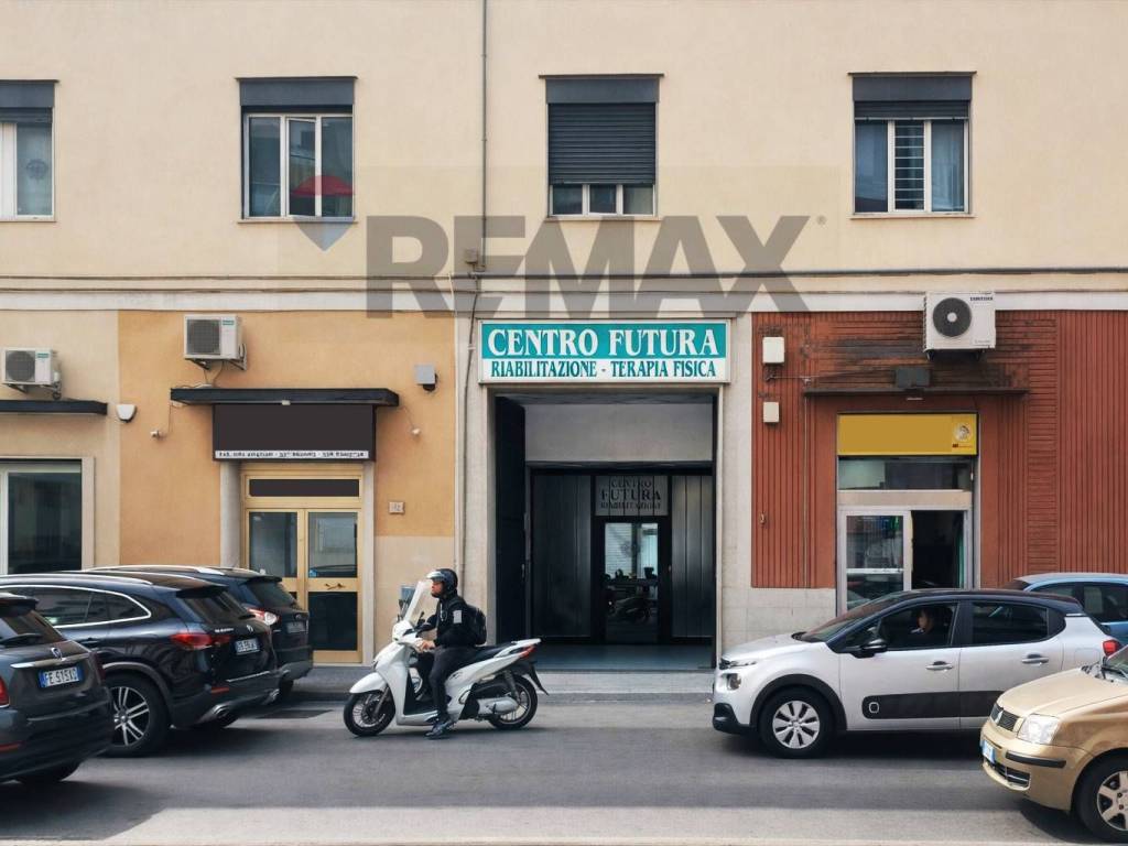 intera palazzina in vendita a Napoli in zona Zona Industriale-Ferrovia