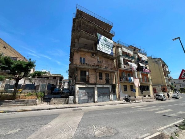 intera palazzina in vendita a Napoli