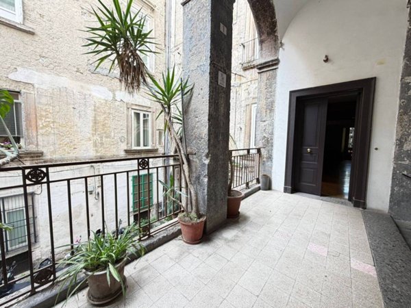 appartamento in vendita a Napoli in zona Centro Antico