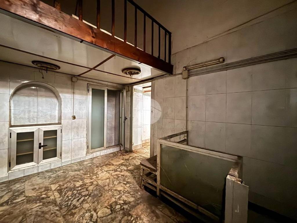 negozio in vendita a Napoli in zona Centro Antico