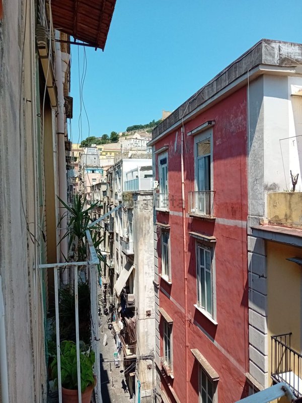 appartamento in vendita a Napoli in zona San Ferdinando