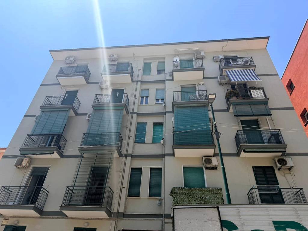 appartamento in vendita a Napoli in zona Bagnoli