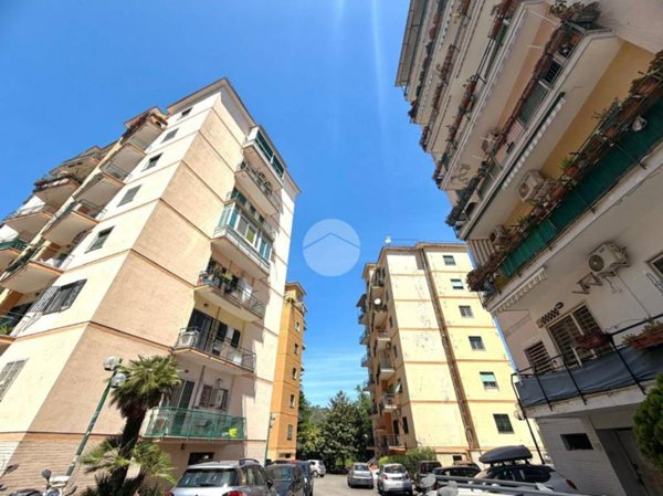 appartamento in vendita a Napoli in zona Stella