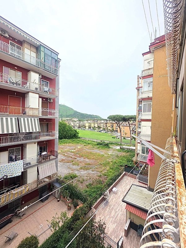 appartamento in vendita a Napoli in zona Pianura