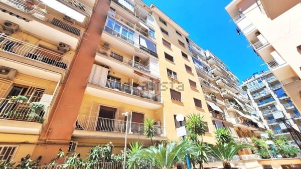 appartamento in vendita a Napoli in zona Arenella