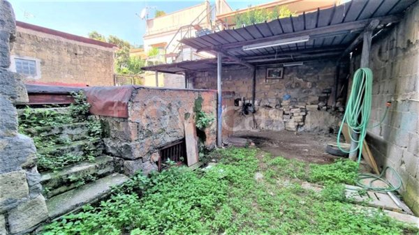 casa indipendente in vendita a Napoli in zona Bagnoli