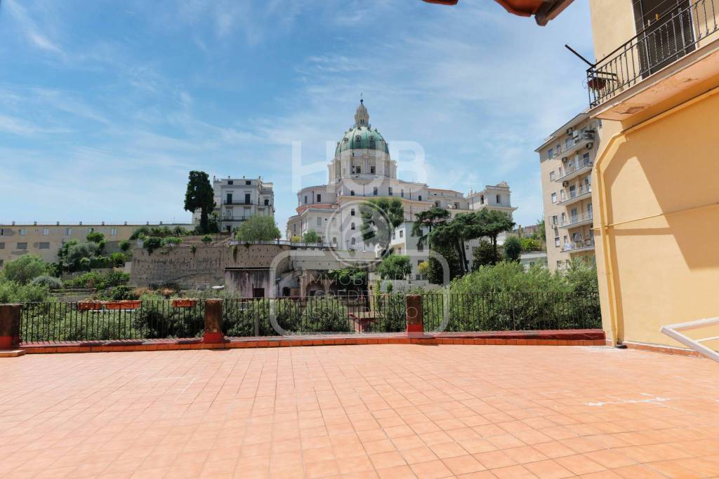 appartamento in vendita a Napoli in zona Stella