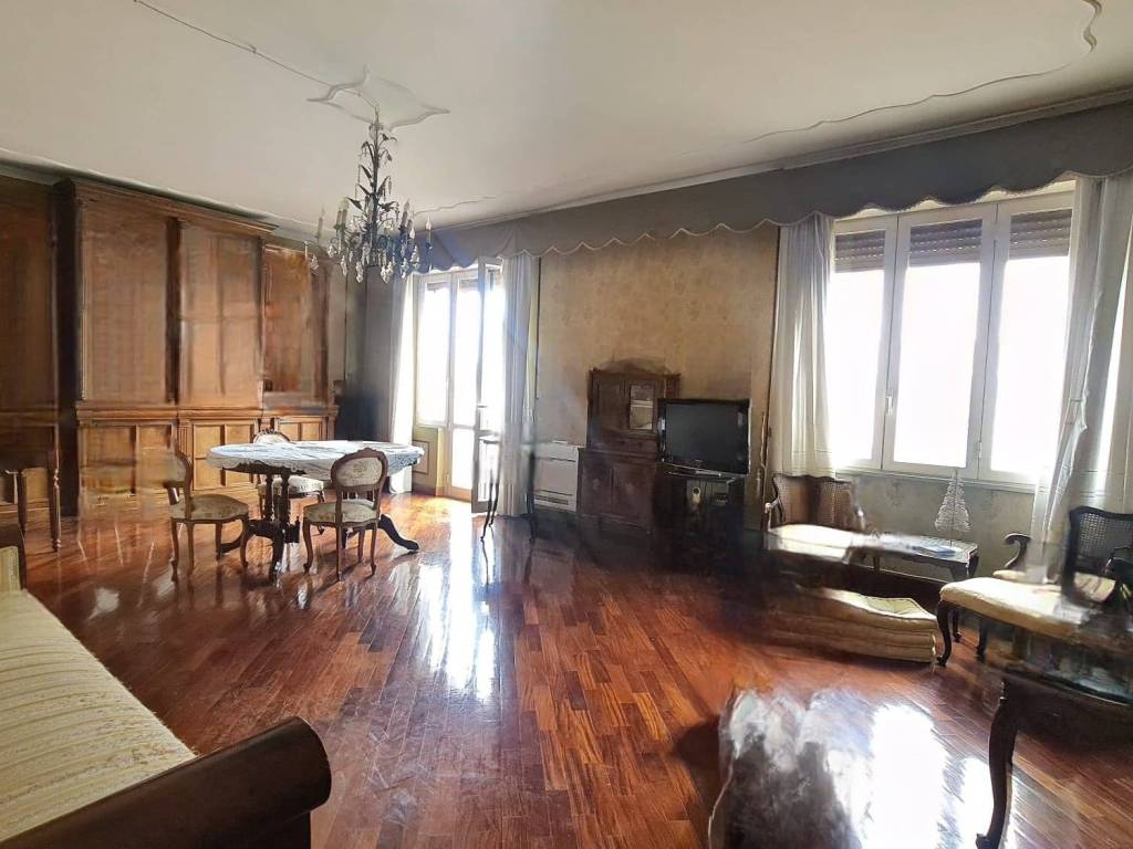 appartamento in vendita a Napoli in zona Vomero