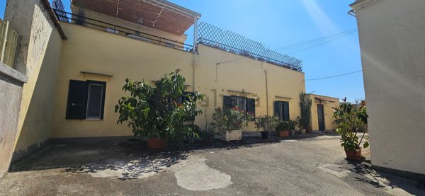 appartamento in vendita a Napoli in zona Posillipo