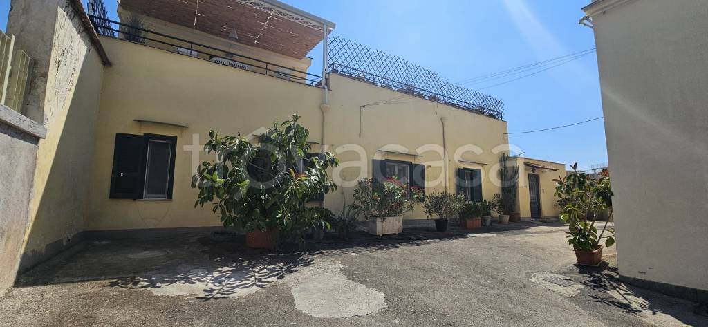 appartamento in vendita a Napoli in zona Posillipo