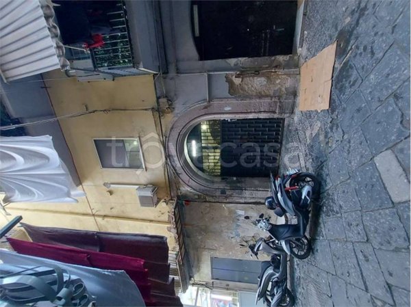 appartamento in vendita a Napoli in zona Pendino / San Giuseppe