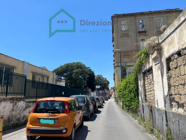 capannone in vendita a Napoli in zona Barra