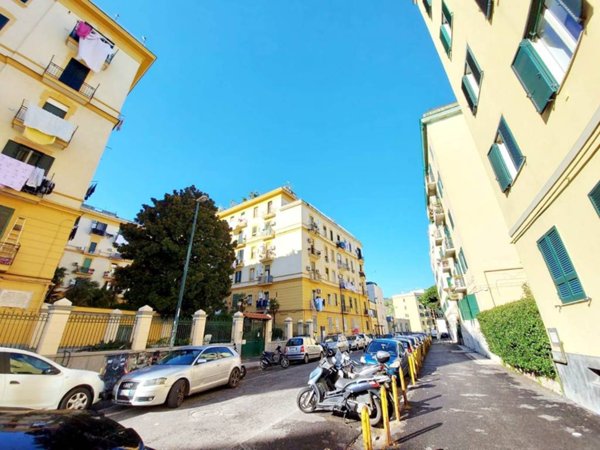 appartamento in vendita a Napoli in zona Stella