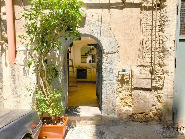 appartamento in vendita a Napoli in zona San Ferdinando