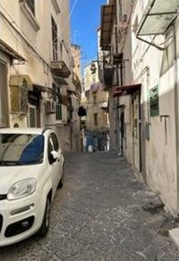 appartamento in vendita a Napoli in zona Stella
