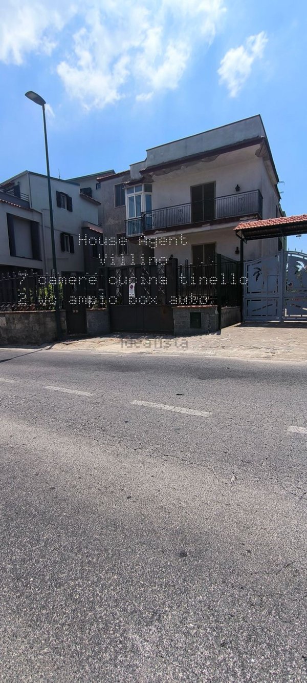 appartamento in vendita a Napoli in zona Camaldoli