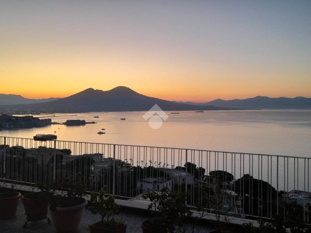 appartamento in vendita a Napoli in zona Posillipo