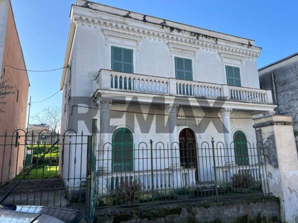casa indipendente in vendita a Napoli in zona Chiaiano