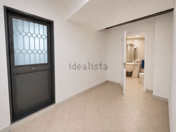 appartamento in vendita a Napoli in zona Chiaia