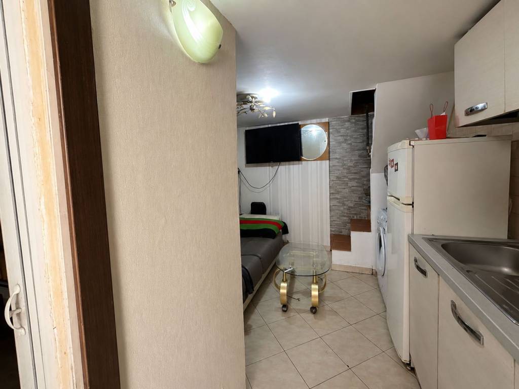 appartamento in vendita a Napoli in zona San Carlo all'Arena