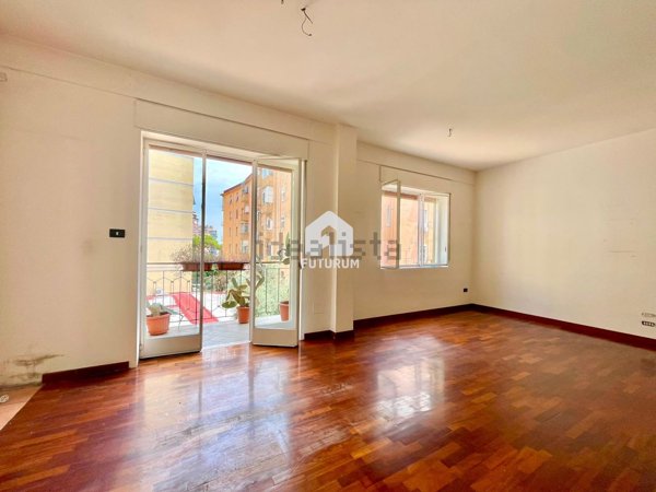 appartamento in vendita a Napoli in zona Arenella