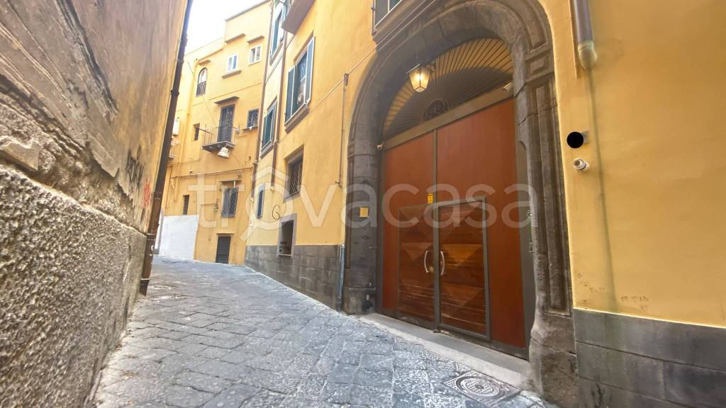 appartamento in vendita a Napoli in zona Mercato