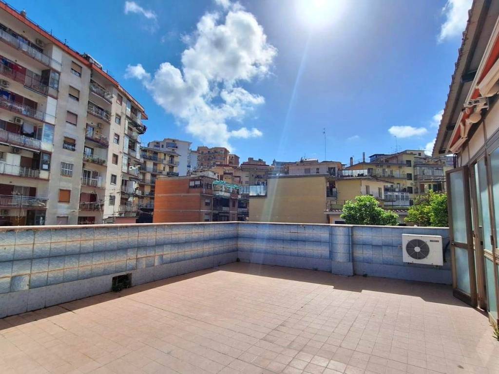 appartamento in vendita a Napoli in zona Avvocata