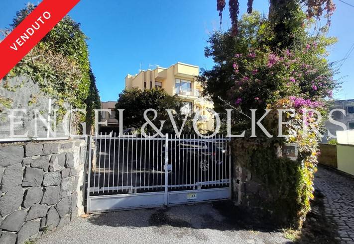 appartamento in vendita a Napoli in zona Posillipo