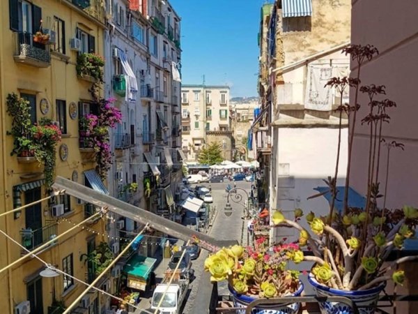 appartamento in vendita a Napoli in zona Pendino / San Giuseppe
