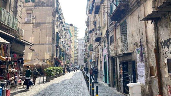 appartamento in vendita a Napoli in zona Stella