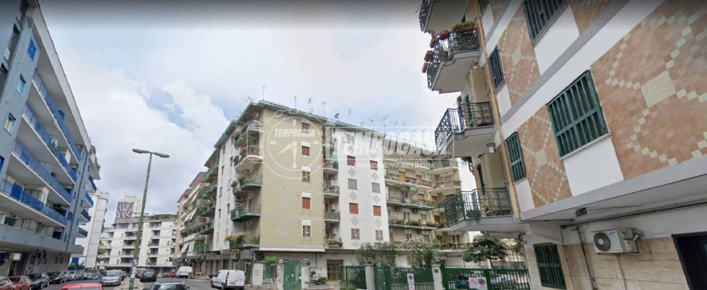 negozio in vendita a Napoli in zona Capodimonte / Colli Aminei