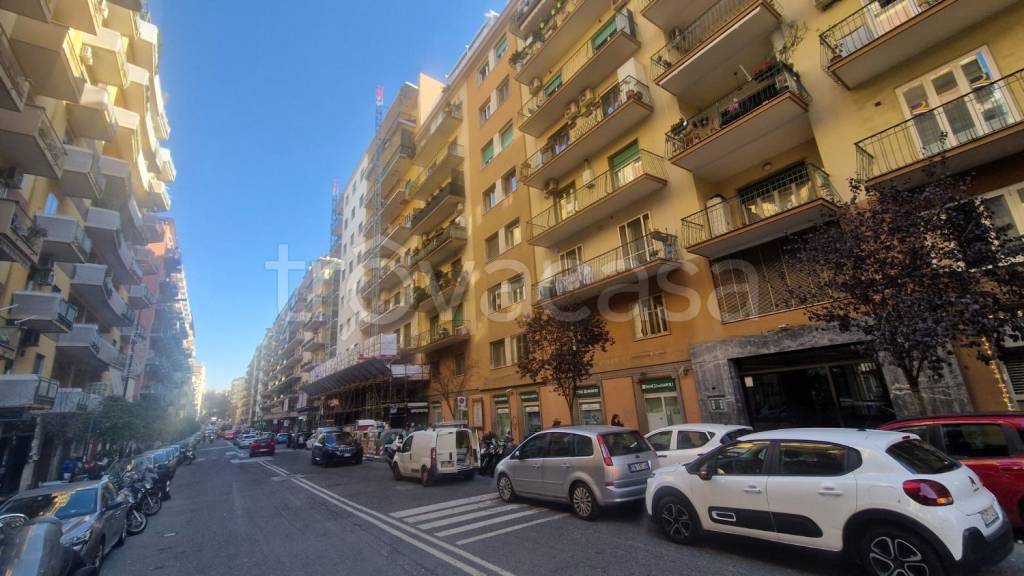 ufficio in vendita a Napoli in zona Vomero