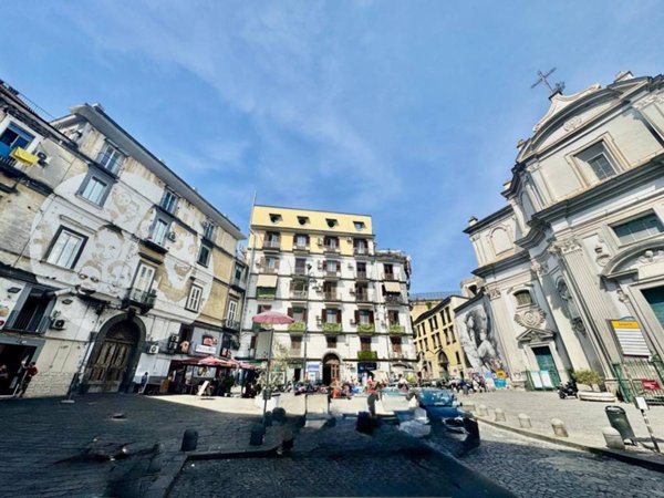 appartamento in vendita a Napoli in zona Stella