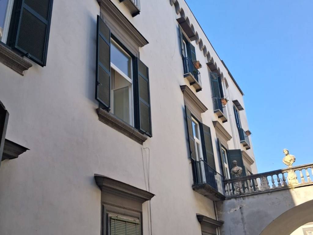 appartamento in vendita a Napoli in zona Centro Antico