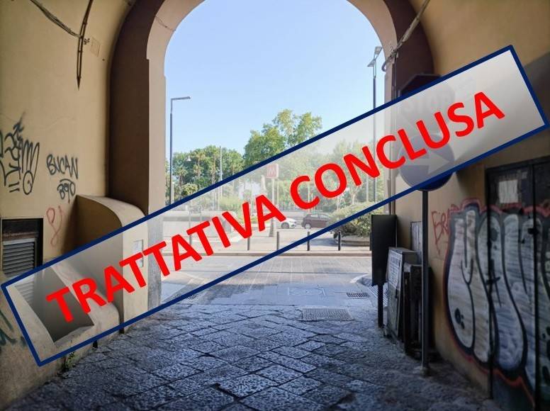appartamento in vendita a Napoli in zona Chiaia