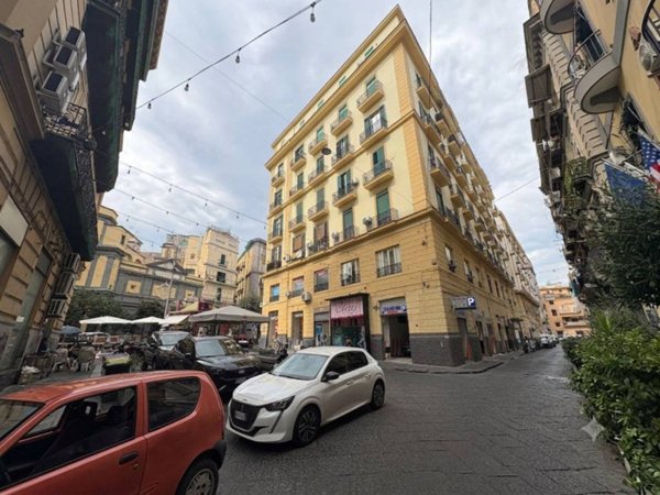 appartamento in vendita a Napoli in zona Stella
