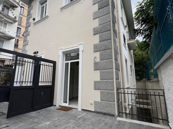 appartamento in vendita a Napoli in zona Arenella