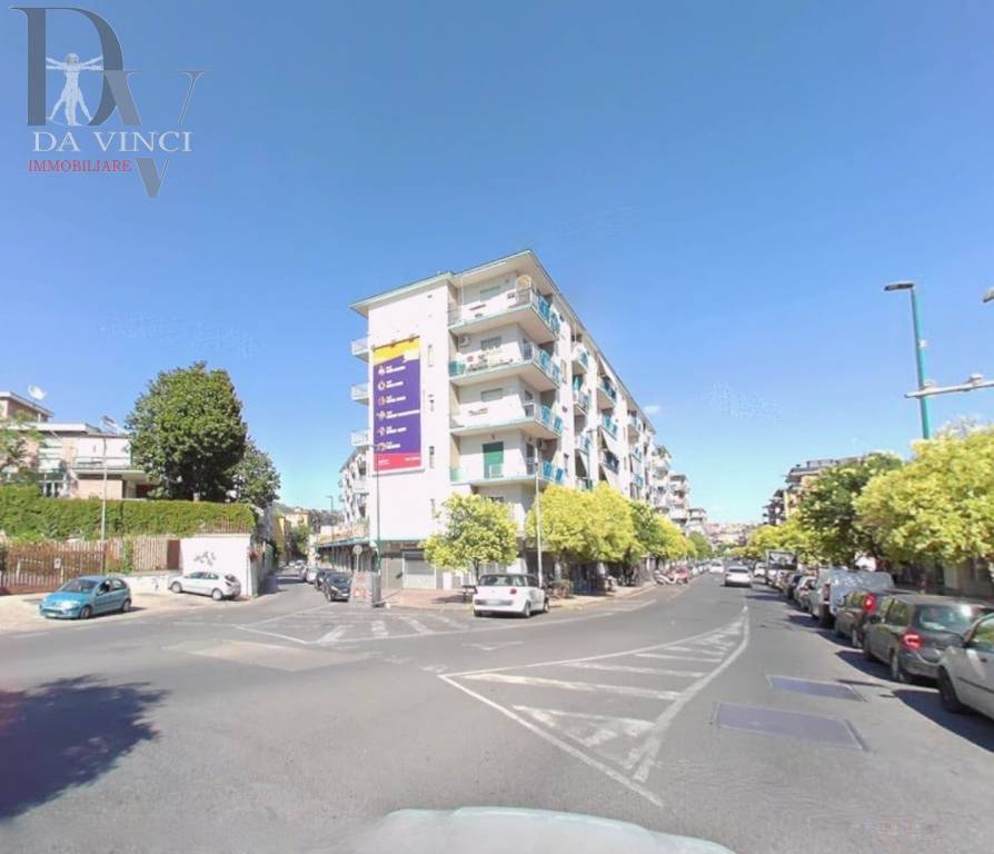negozio in vendita a Napoli in zona Soccavo