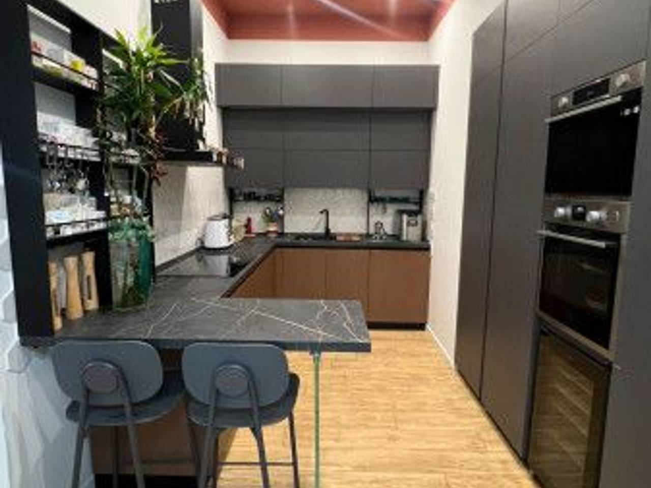 appartamento in vendita a Napoli in zona Porto