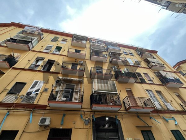 appartamento in vendita a Napoli in zona Vicaria