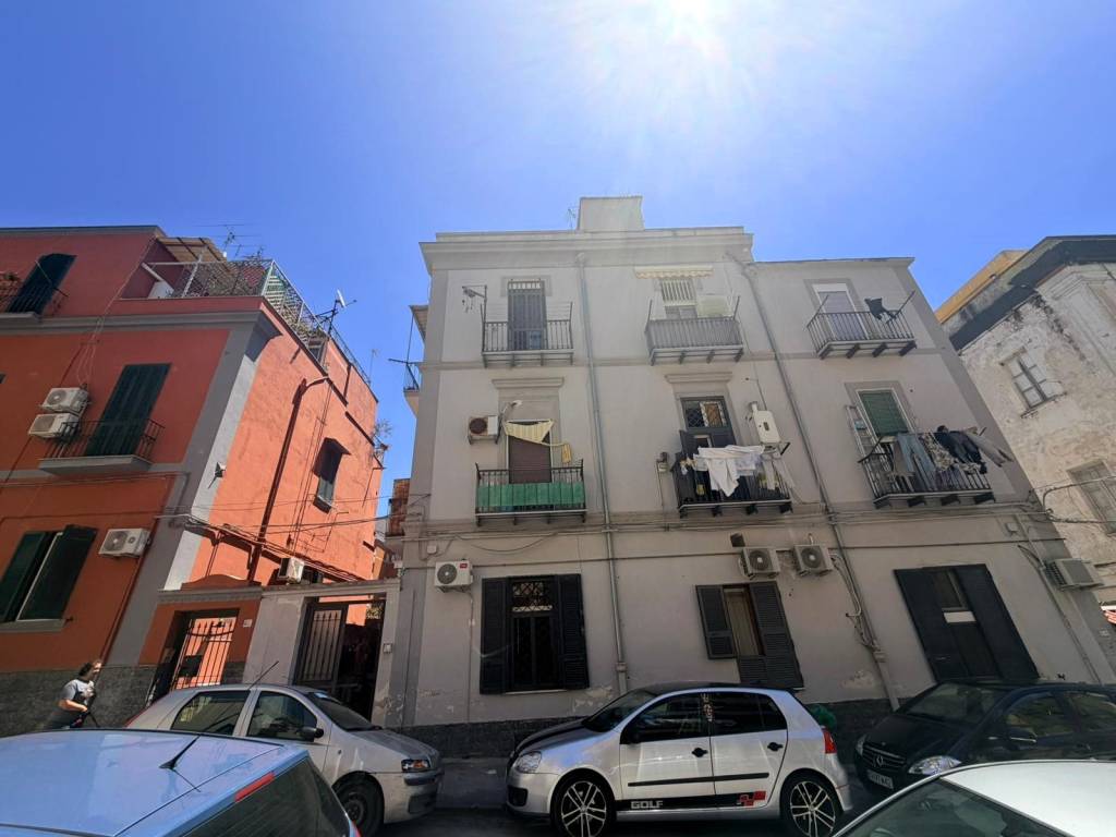 appartamento in vendita a Napoli in zona Bagnoli