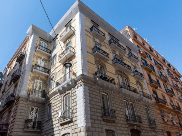 appartamento in vendita a Napoli in zona Pendino / San Giuseppe