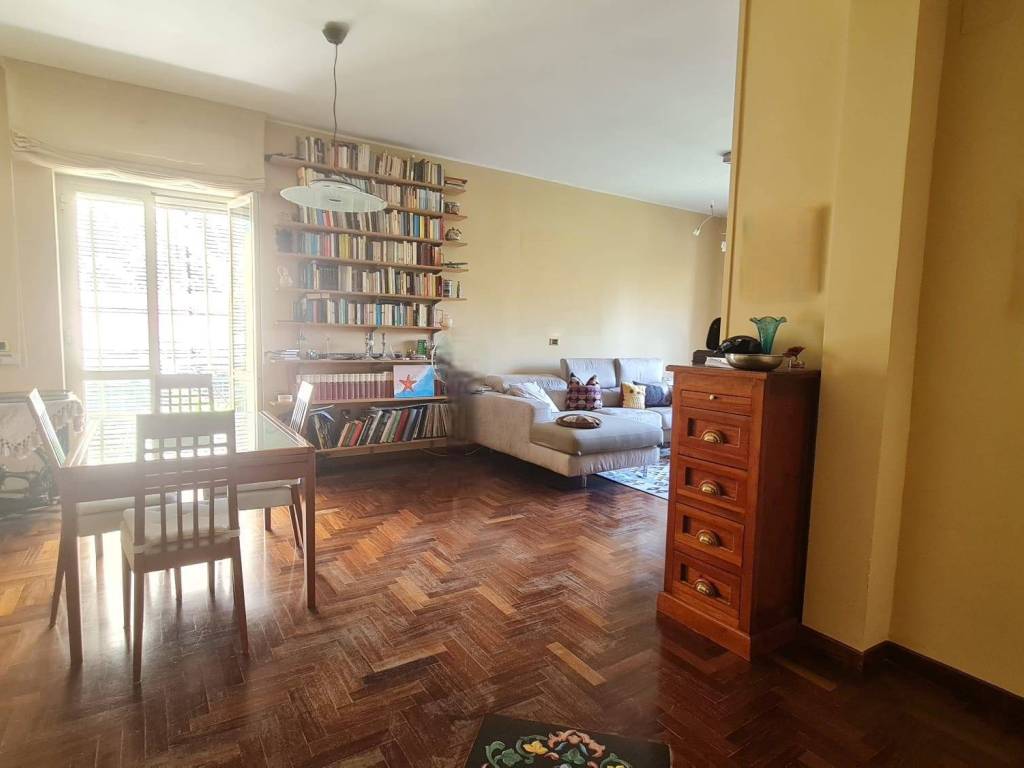 appartamento in vendita a Napoli in zona Fuorigrotta