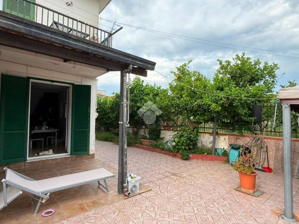 casa indipendente in vendita a Napoli in zona Piscinola